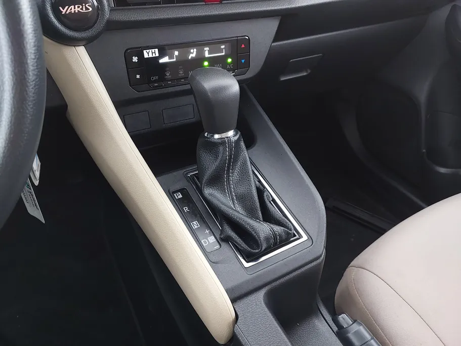 2023 Toyota Yaris  Y 