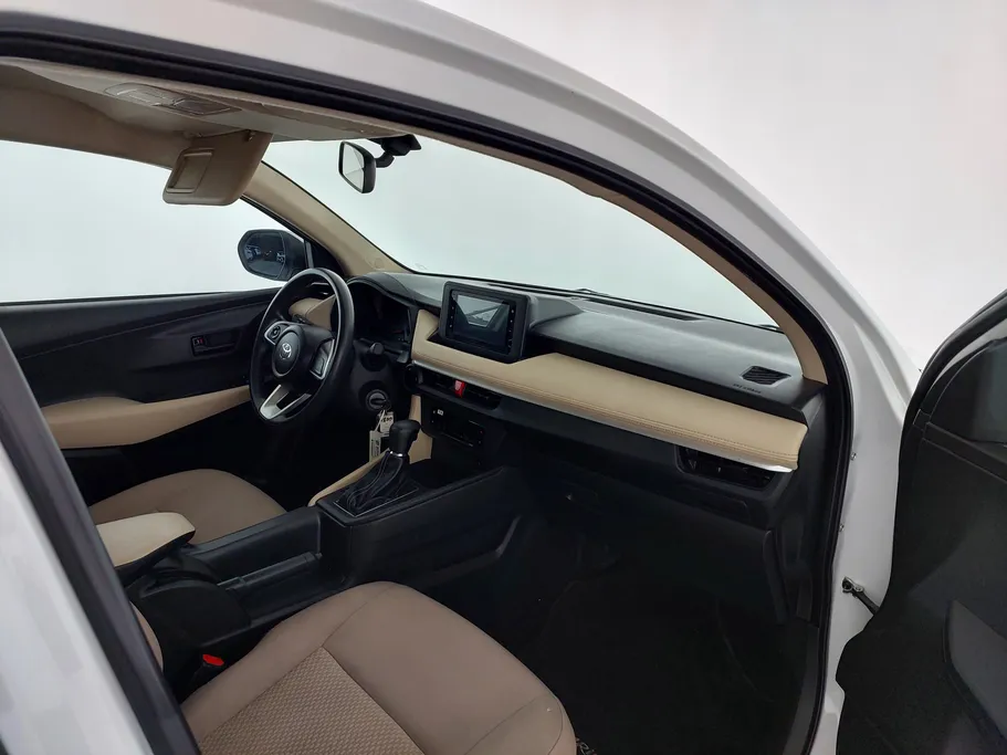 2023 Toyota Yaris  Y 