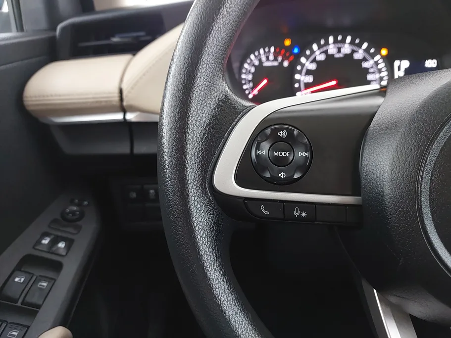 2023 Toyota Yaris  Y 