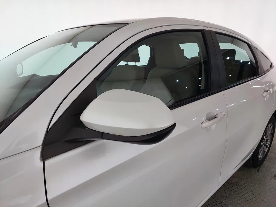 2023 Toyota Yaris  Y 