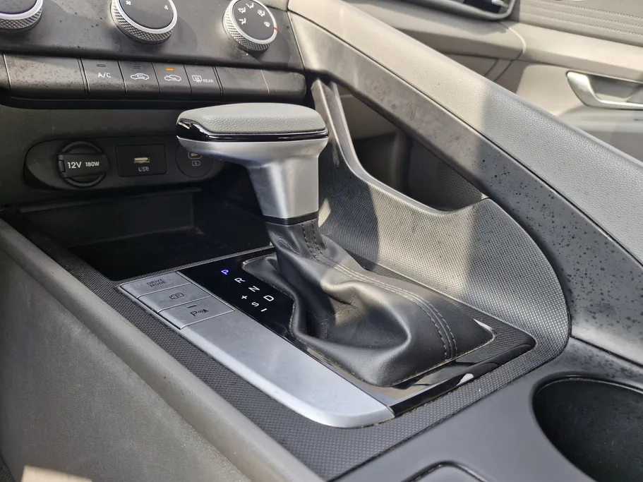 2024 Hyundai Elantra Fleet 