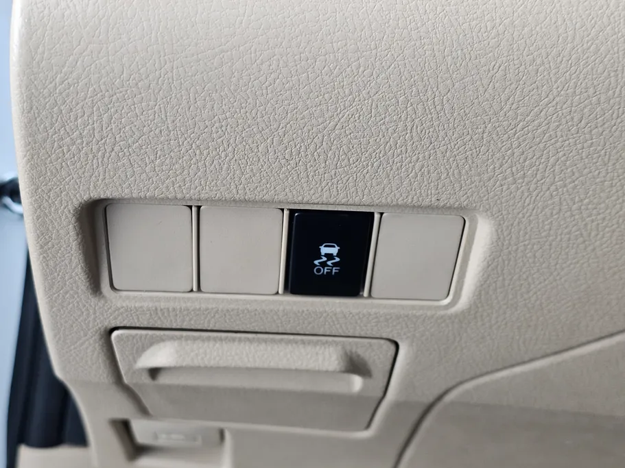 2022 Toyota Yaris  Y 