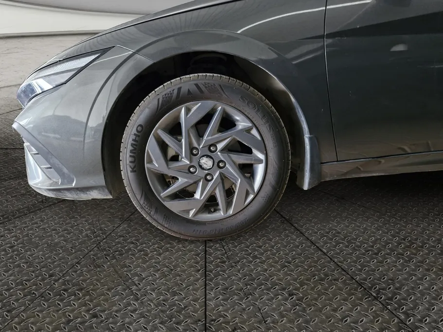 2024 Hyundai Elantra Smart 