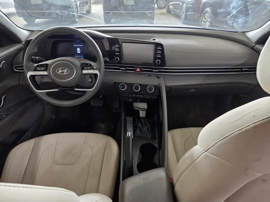 2024 Hyundai Elantra Smart 