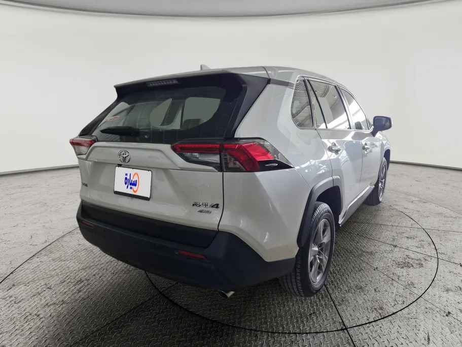 تويوتا راف فور LE 2022 