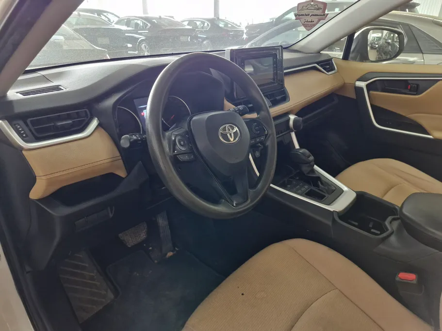 تويوتا راف فور LE 2022 