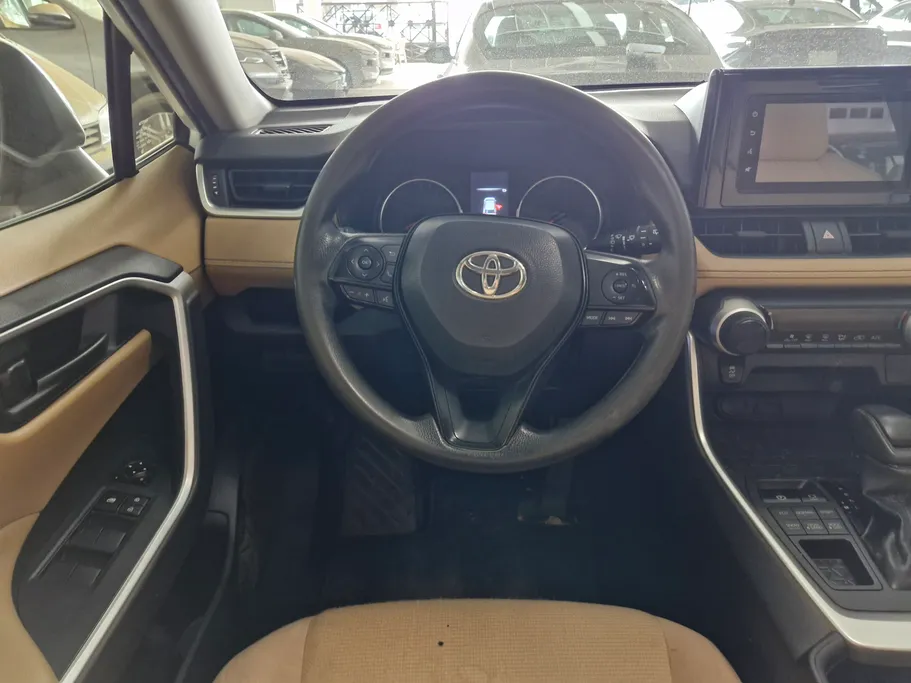 تويوتا راف فور LE 2022 