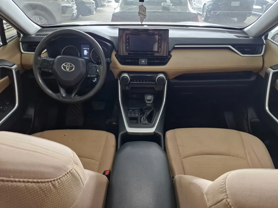 تويوتا راف فور LE 2022 