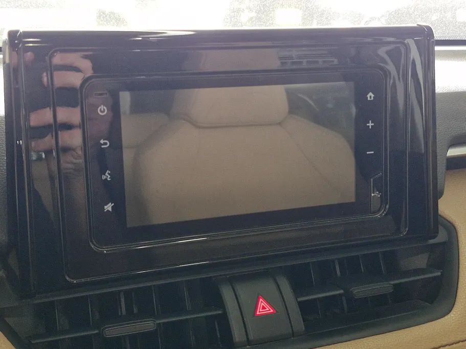 تويوتا راف فور LE 2022 