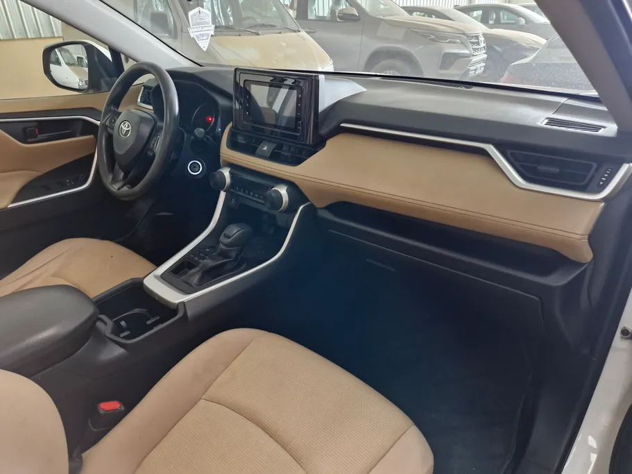 تويوتا راف فور LE 2022 