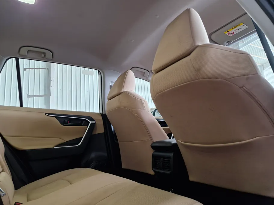 تويوتا راف فور LE 2022 