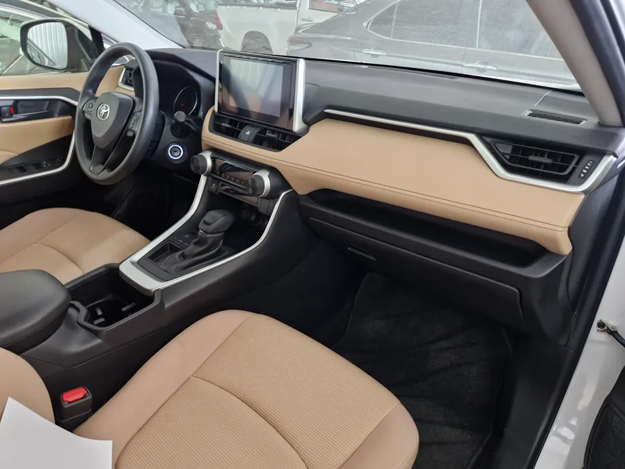 تويوتا راف فور LE 2023 