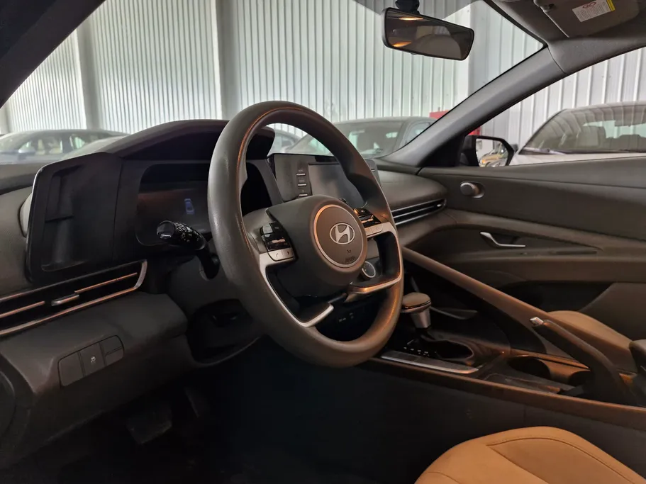 2024 Hyundai Elantra Smart 