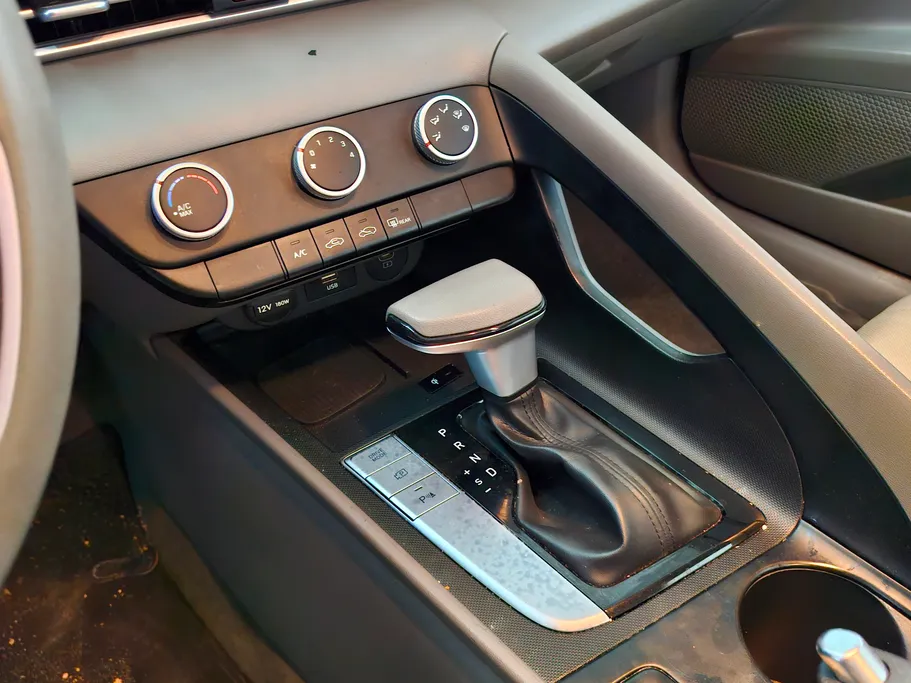 2024 Hyundai Elantra Smart 