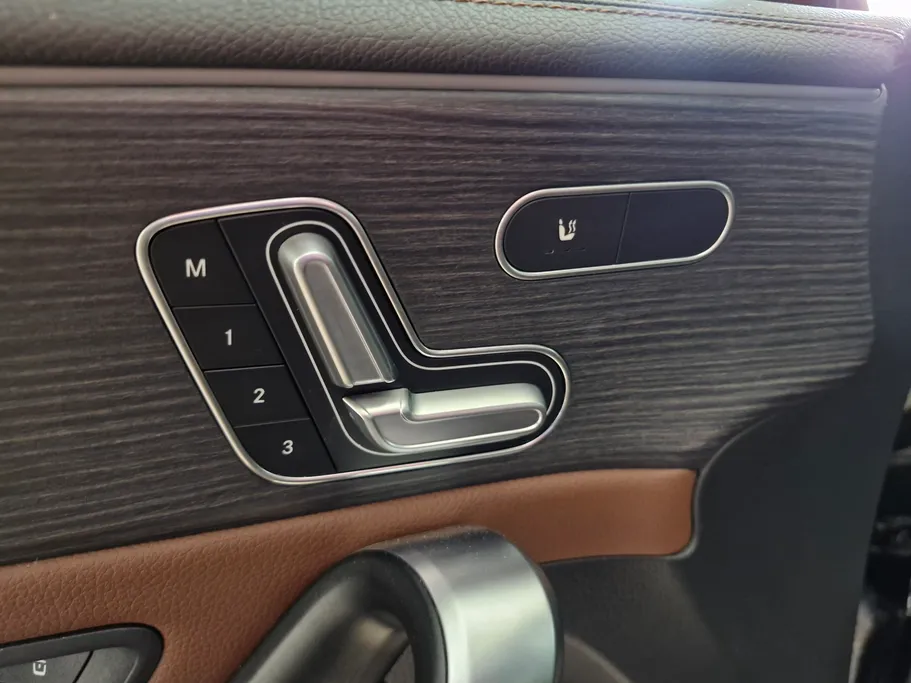 2023 Mercedes CLA 200 