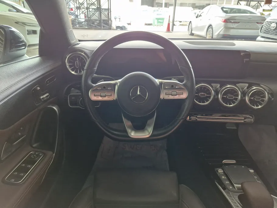 2023 Mercedes CLA 200 