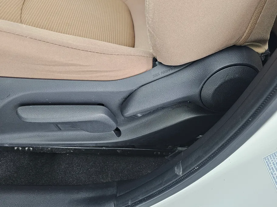 تويوتا راف فور LE 2022 