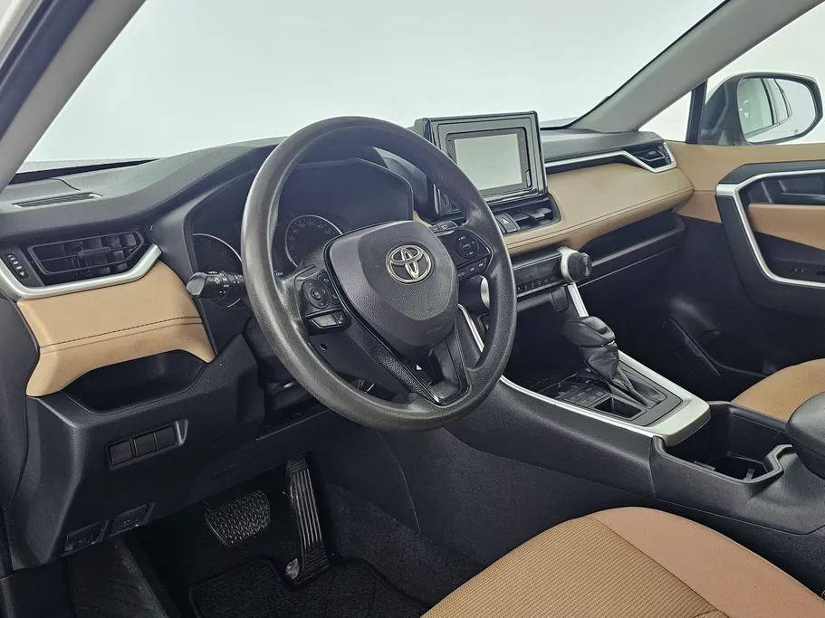 تويوتا راف فور LE 2022 