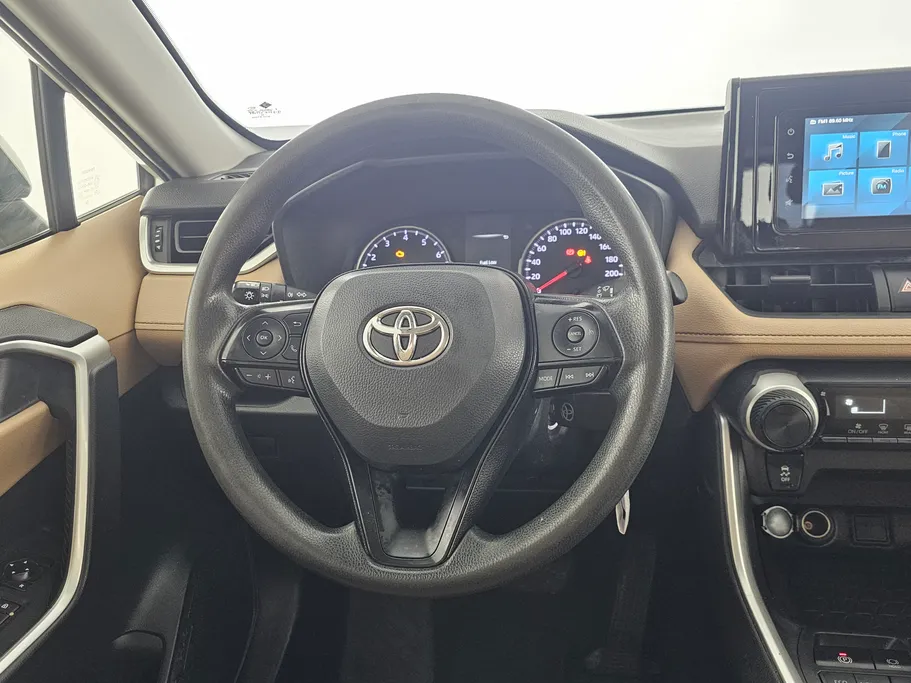 تويوتا راف فور LE 2022 