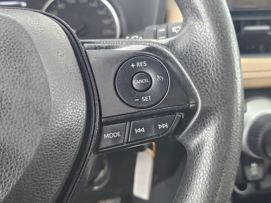 تويوتا راف فور LE 2022 