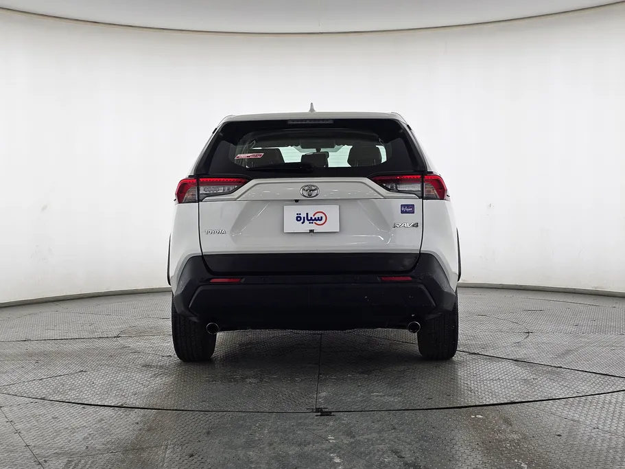 تويوتا راف فور LE 2022 