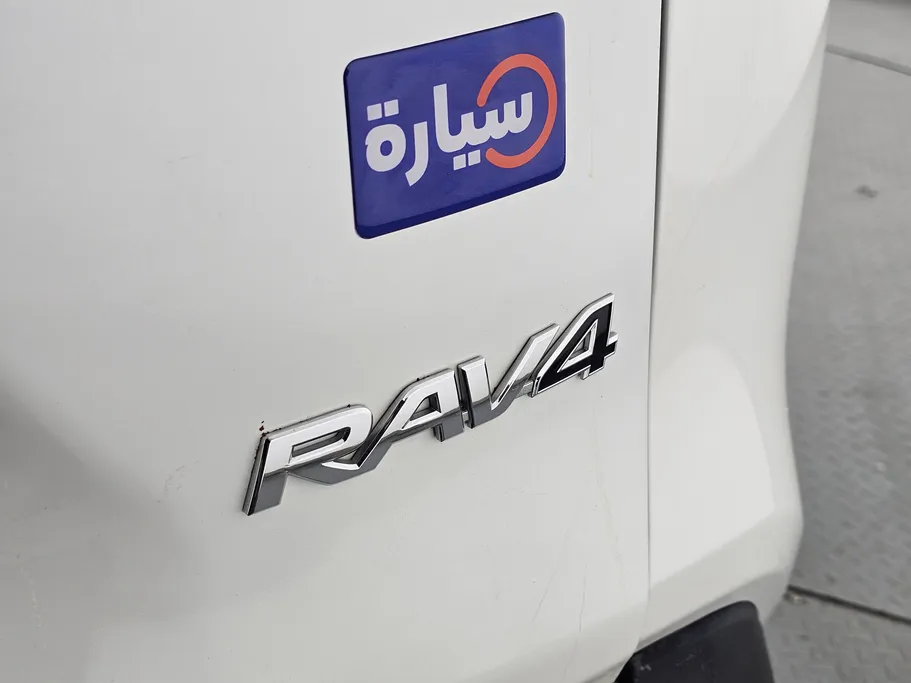 تويوتا راف فور LE 2022 