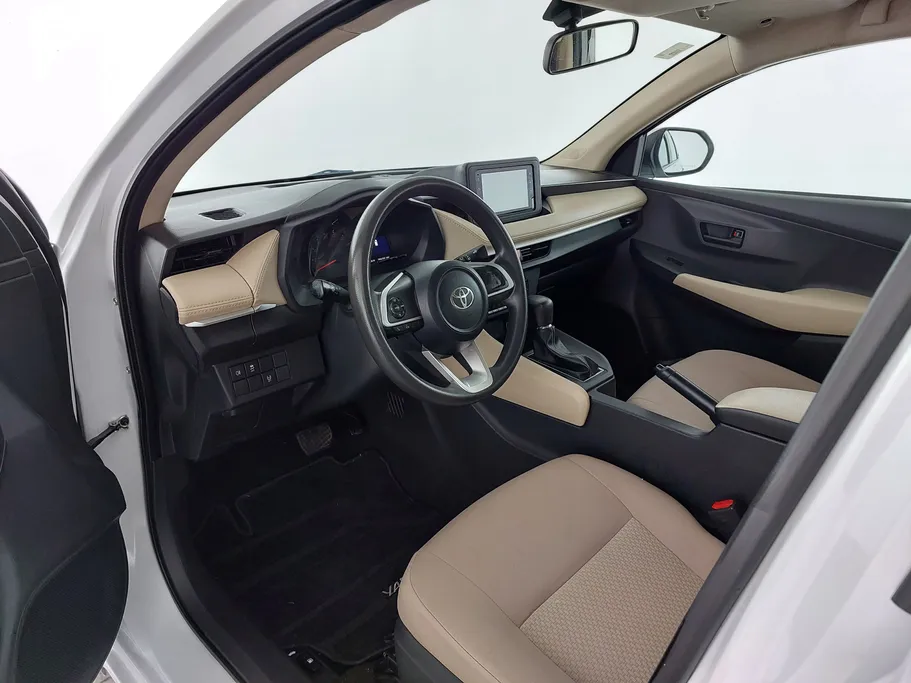 2023 Toyota Yaris  Y 