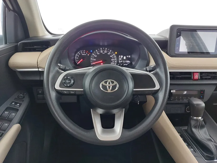 2023 Toyota Yaris  Y 