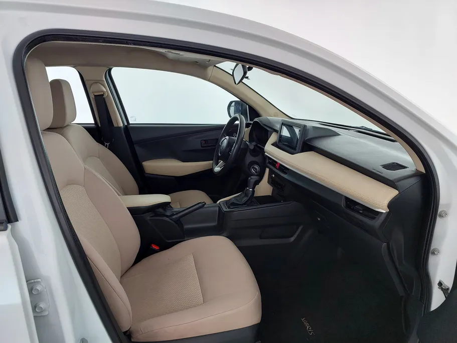 2023 Toyota Yaris  Y 