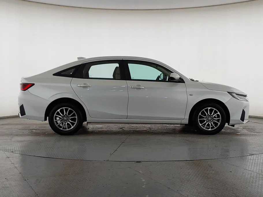 2023 Toyota Yaris  Y 