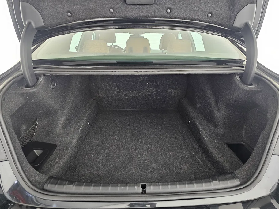 2023 BMW 5 Series 520i 