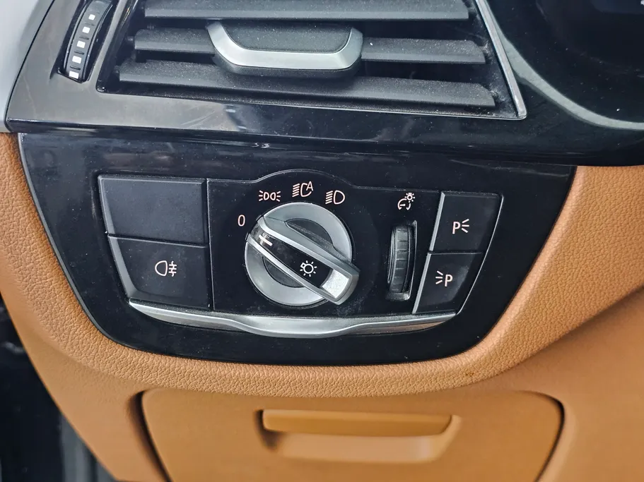 2023 BMW 5 Series 520i 