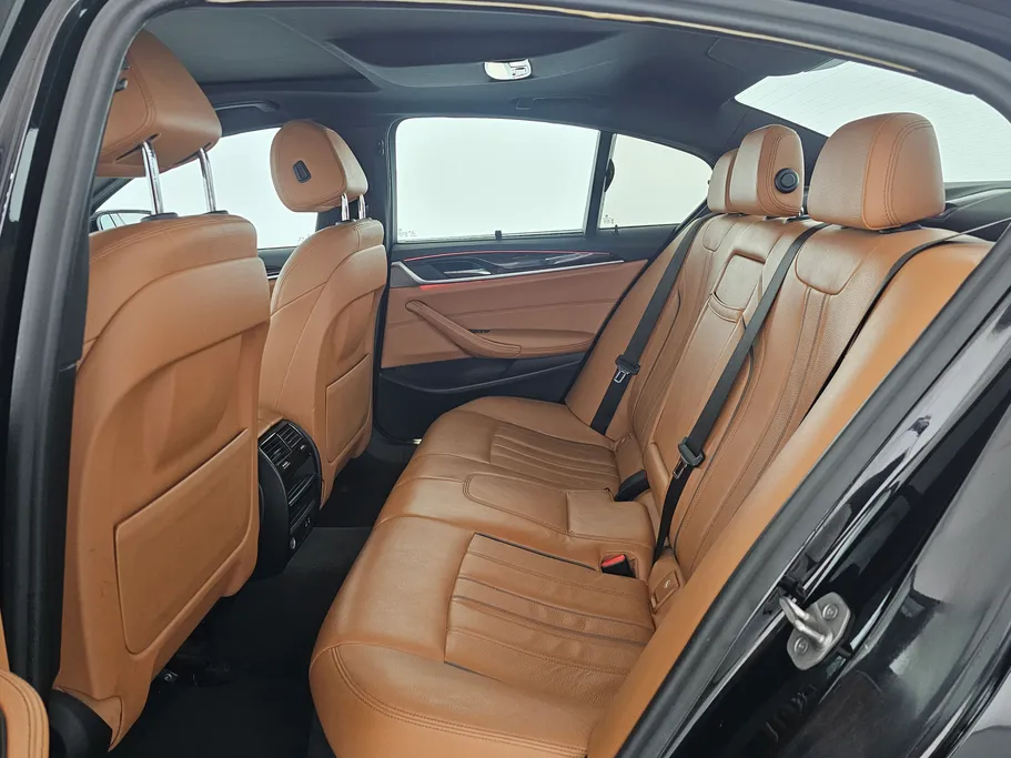 2023 BMW 5 Series 520i 