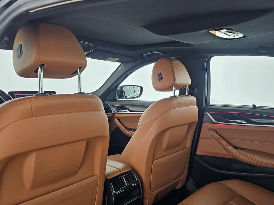 2023 BMW 5 Series 520i 