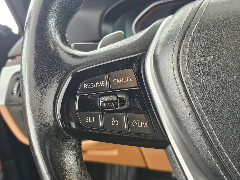 2023 BMW 5 Series 520i 