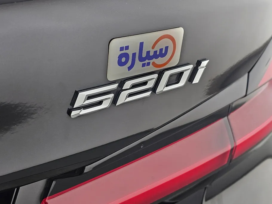 2023 BMW 5 Series 520i 