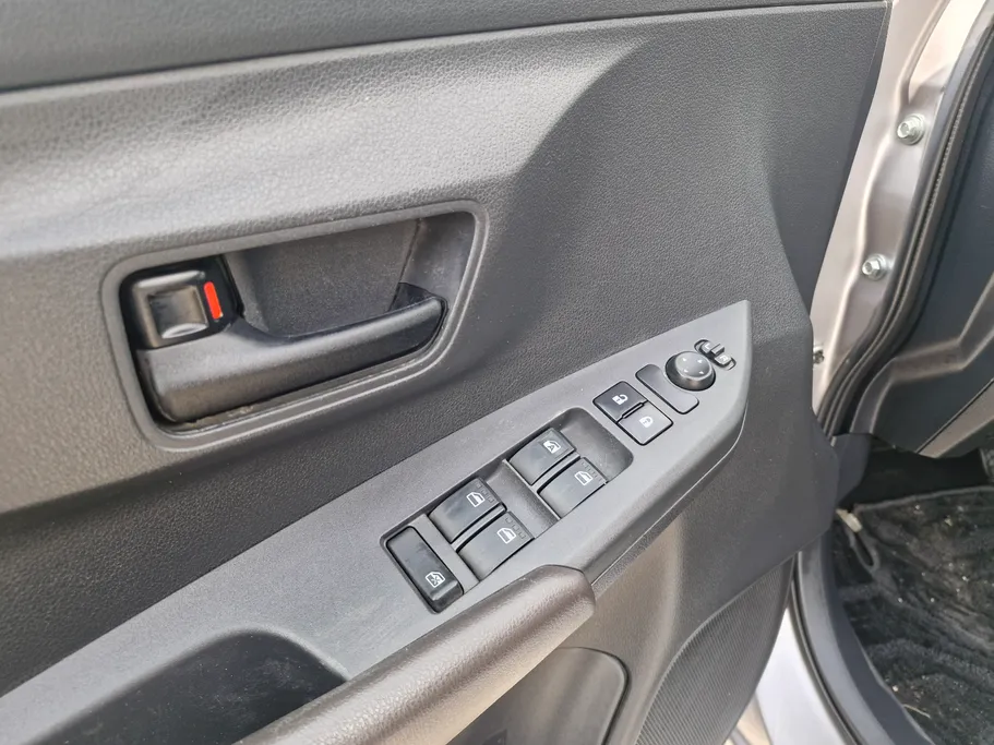 تويوتا يارس Y 2023 