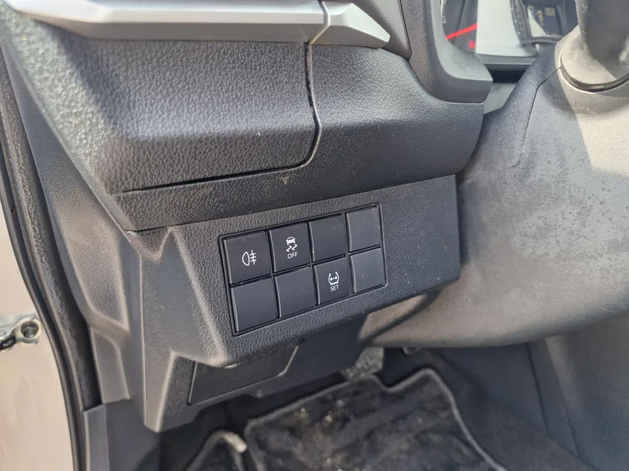 تويوتا يارس Y 2023 