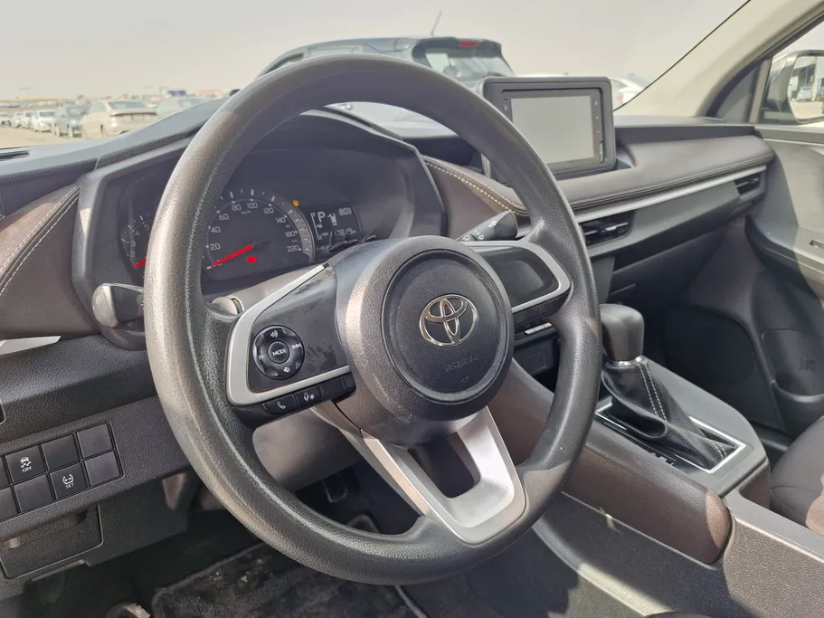 تويوتا يارس Y 2023 