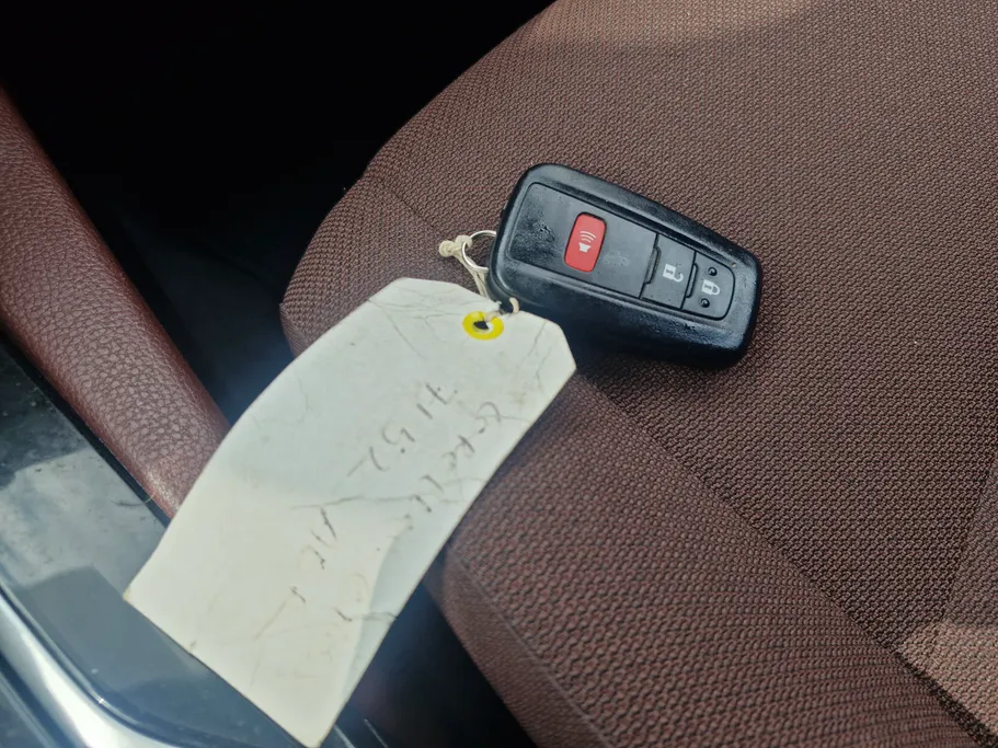 2024 Toyota Corolla Cross LE HEV 