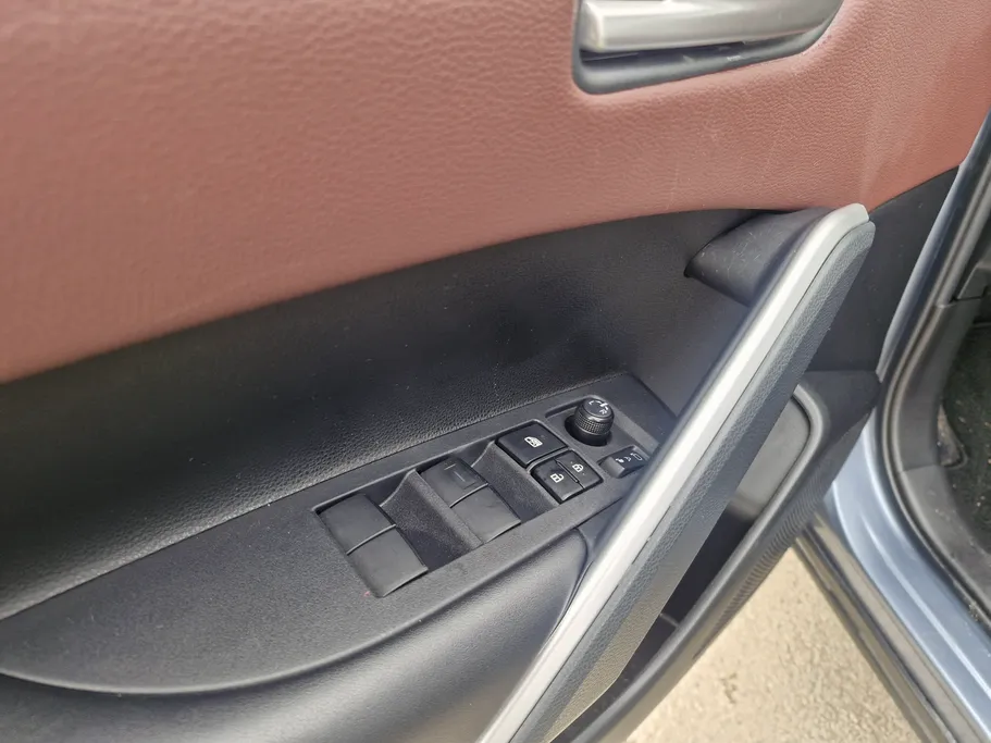 2024 Toyota Corolla Cross LE HEV 