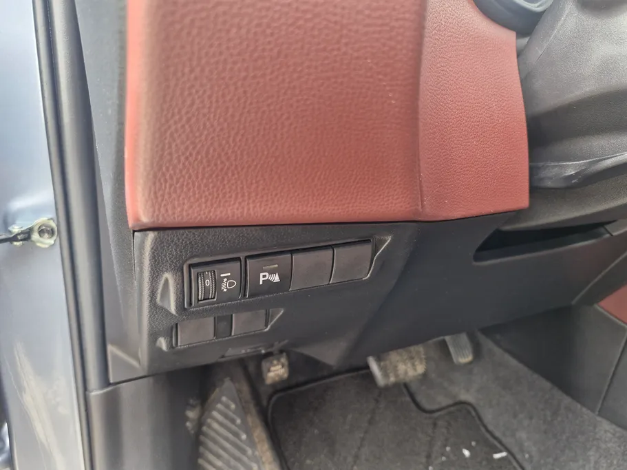 2024 Toyota Corolla Cross LE HEV 