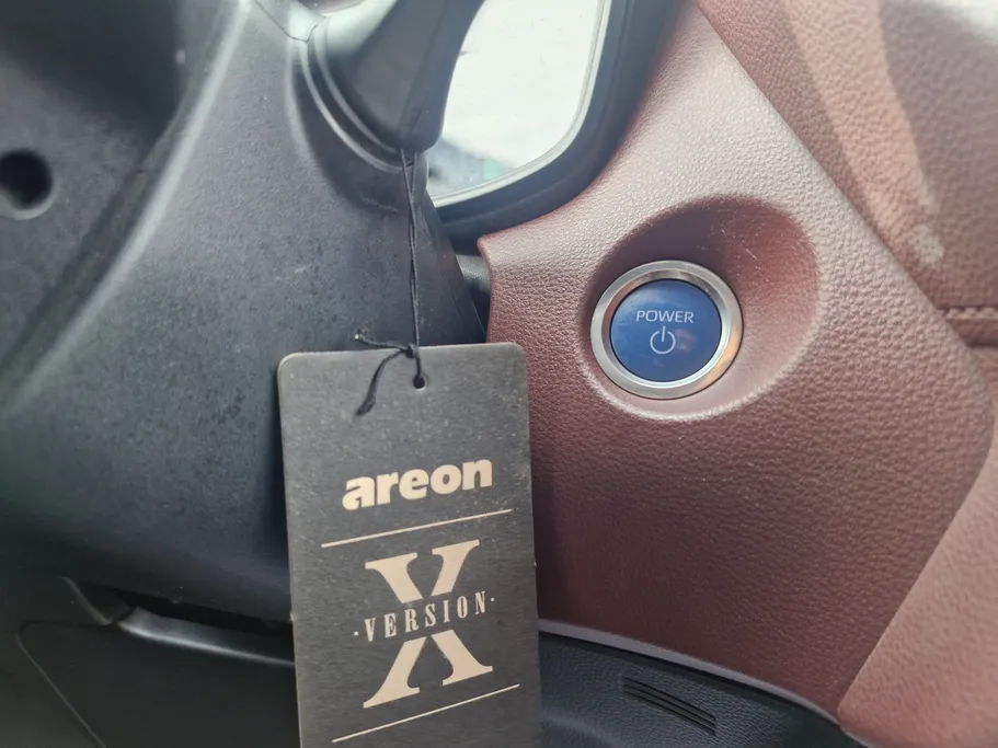 2024 Toyota Corolla Cross LE HEV 