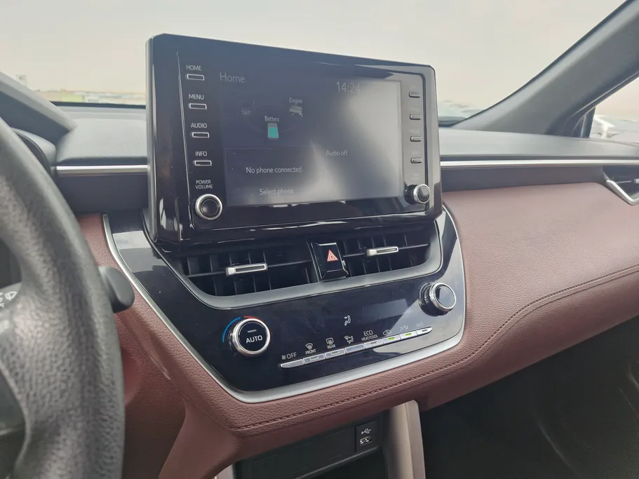 2024 Toyota Corolla Cross LE HEV 