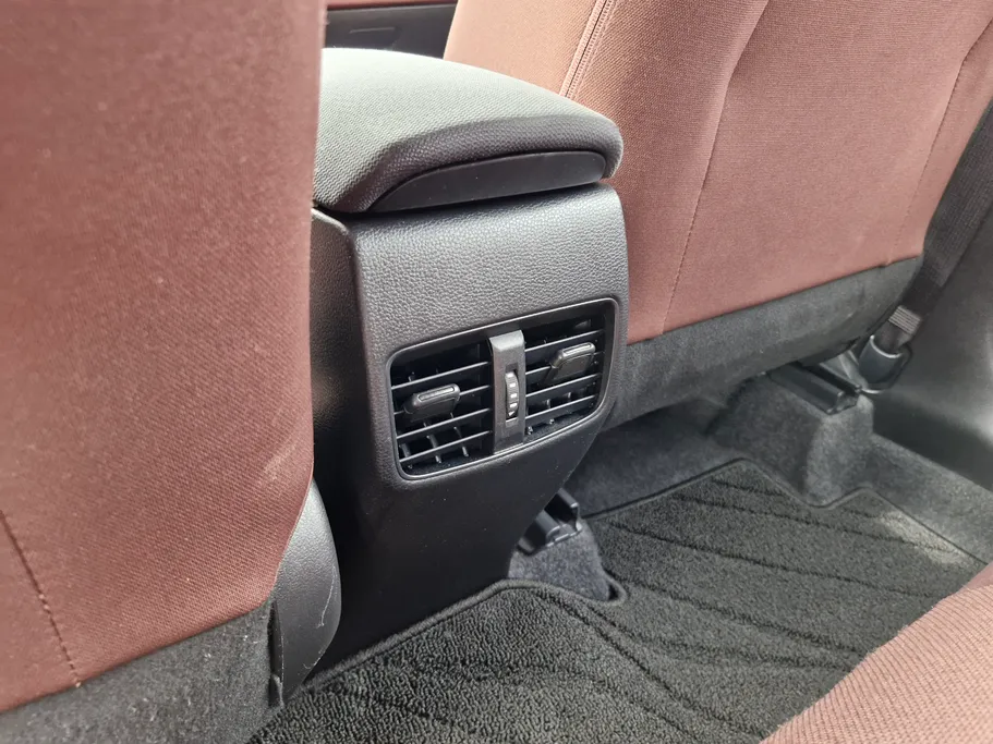 2024 Toyota Corolla Cross LE HEV 