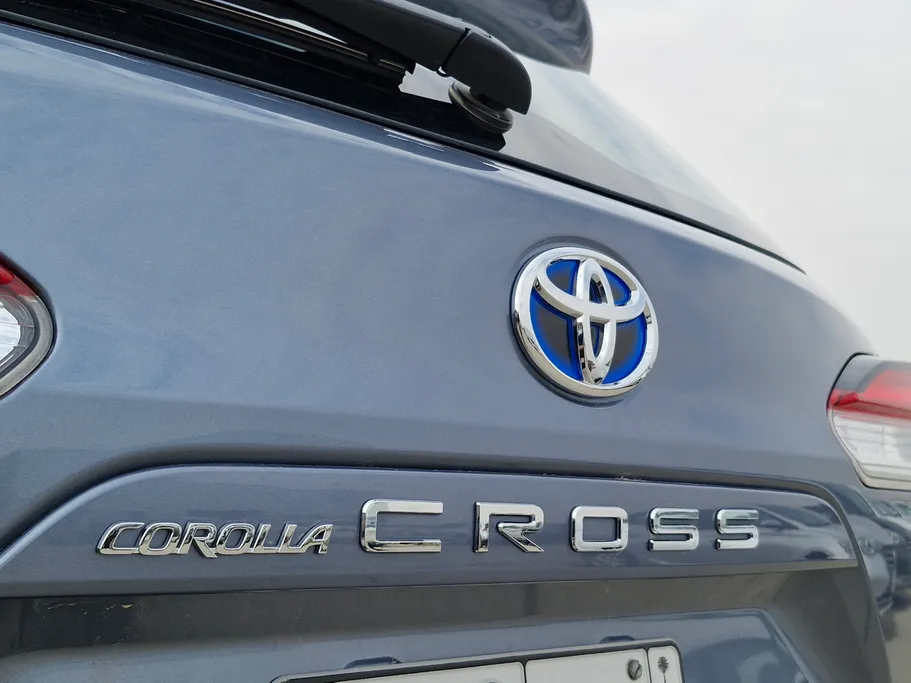 2024 Toyota Corolla Cross LE HEV 