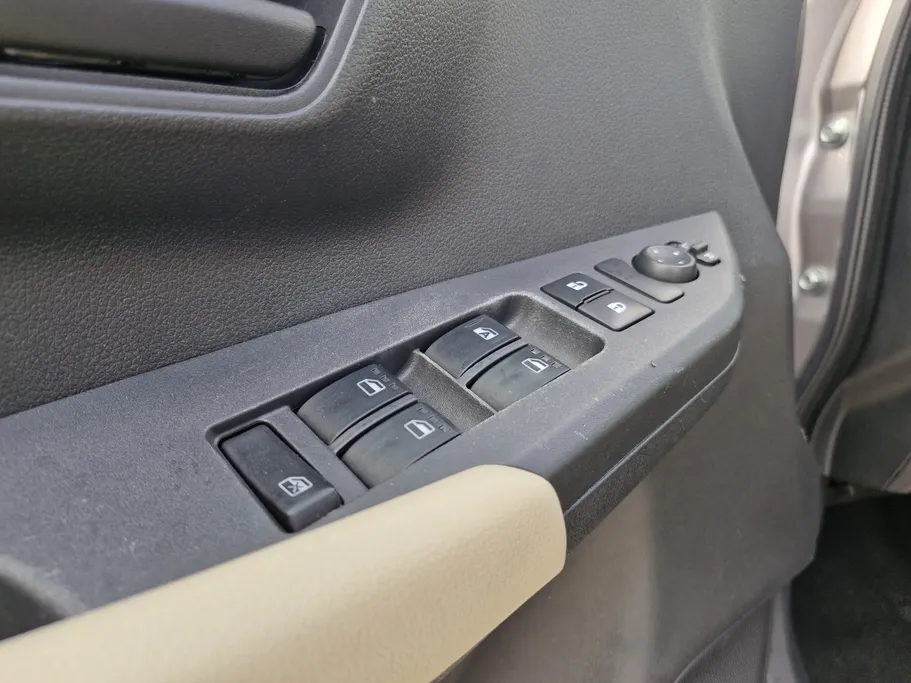 تويوتا يارس Y 2023 