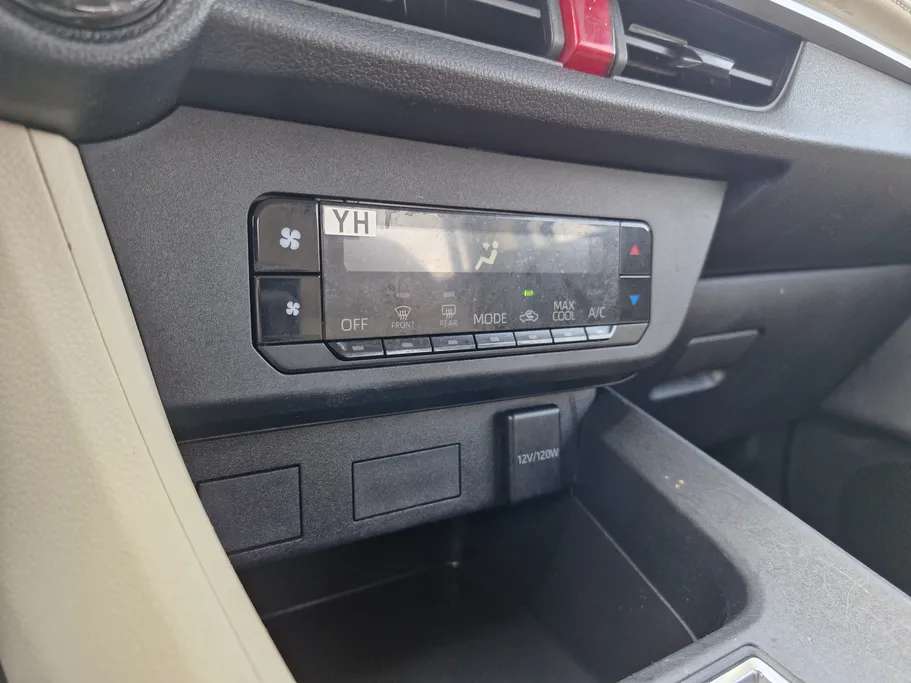 تويوتا يارس Y 2023 