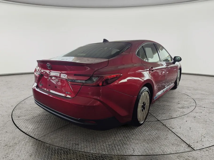 تويوتا كامري LUMIERE HEV 2025 