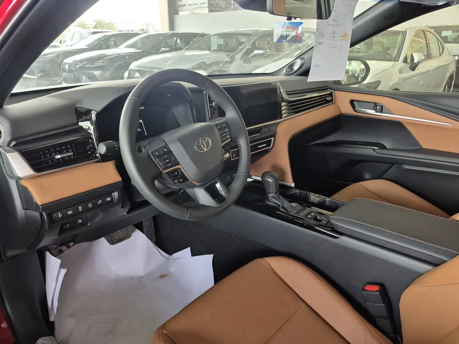 تويوتا كامري LUMIERE HEV 2025 